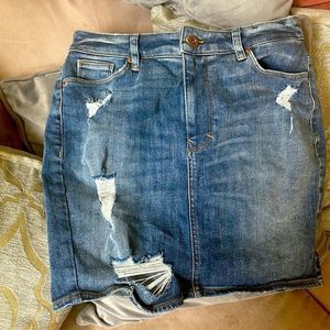 H&M 5 pocket denim destroyed mini skirt